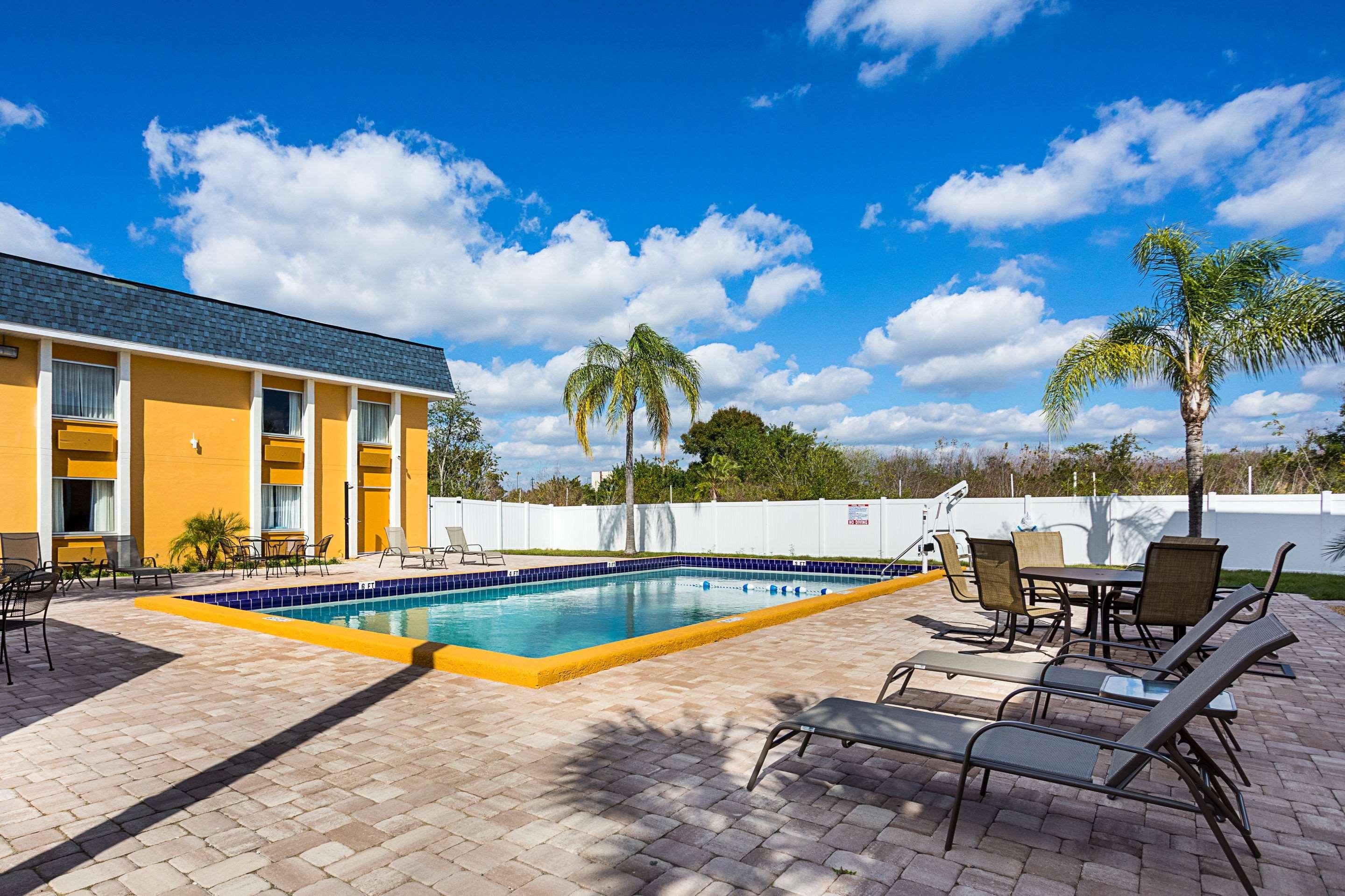 Quality Inn & Suites Heritage Park Kissimmee Exterior photo