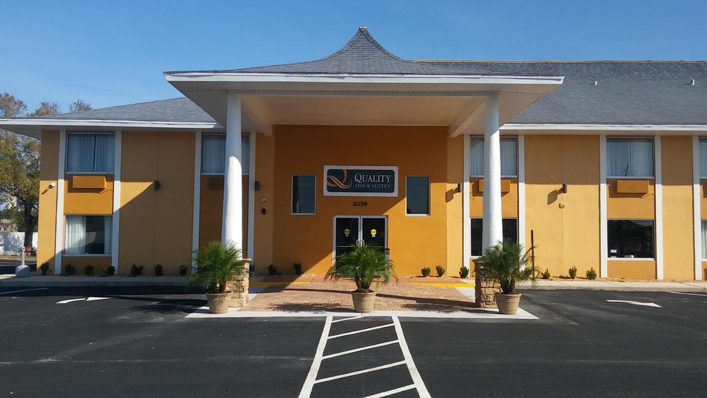 Quality Inn & Suites Heritage Park Kissimmee Exterior photo