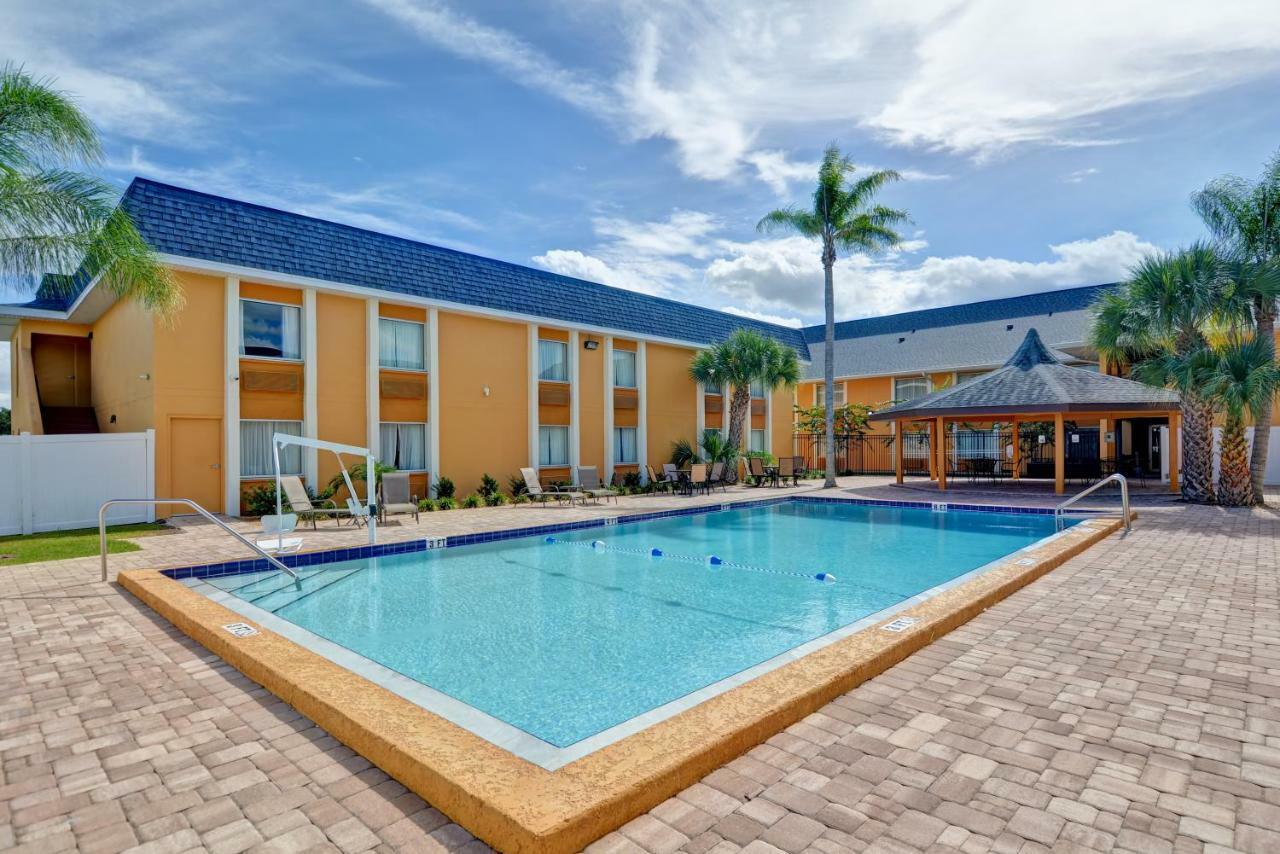 Quality Inn & Suites Heritage Park Kissimmee Exterior photo