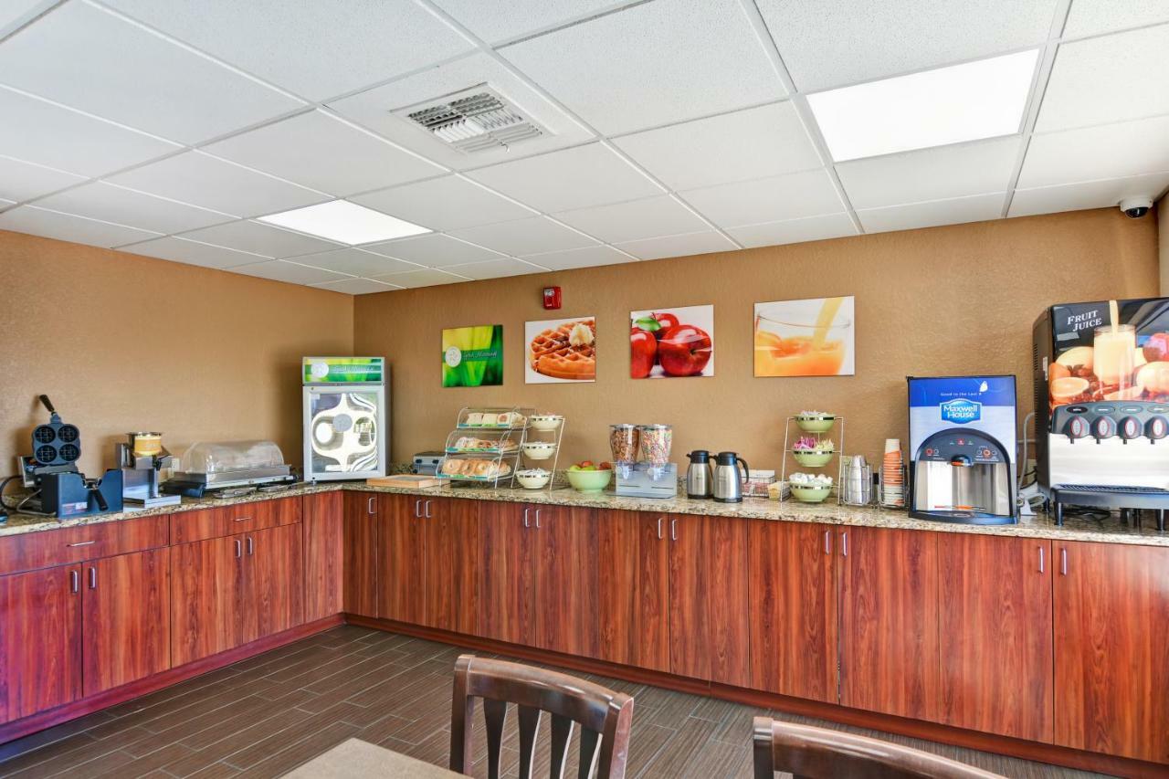 Quality Inn & Suites Heritage Park Kissimmee Exterior photo